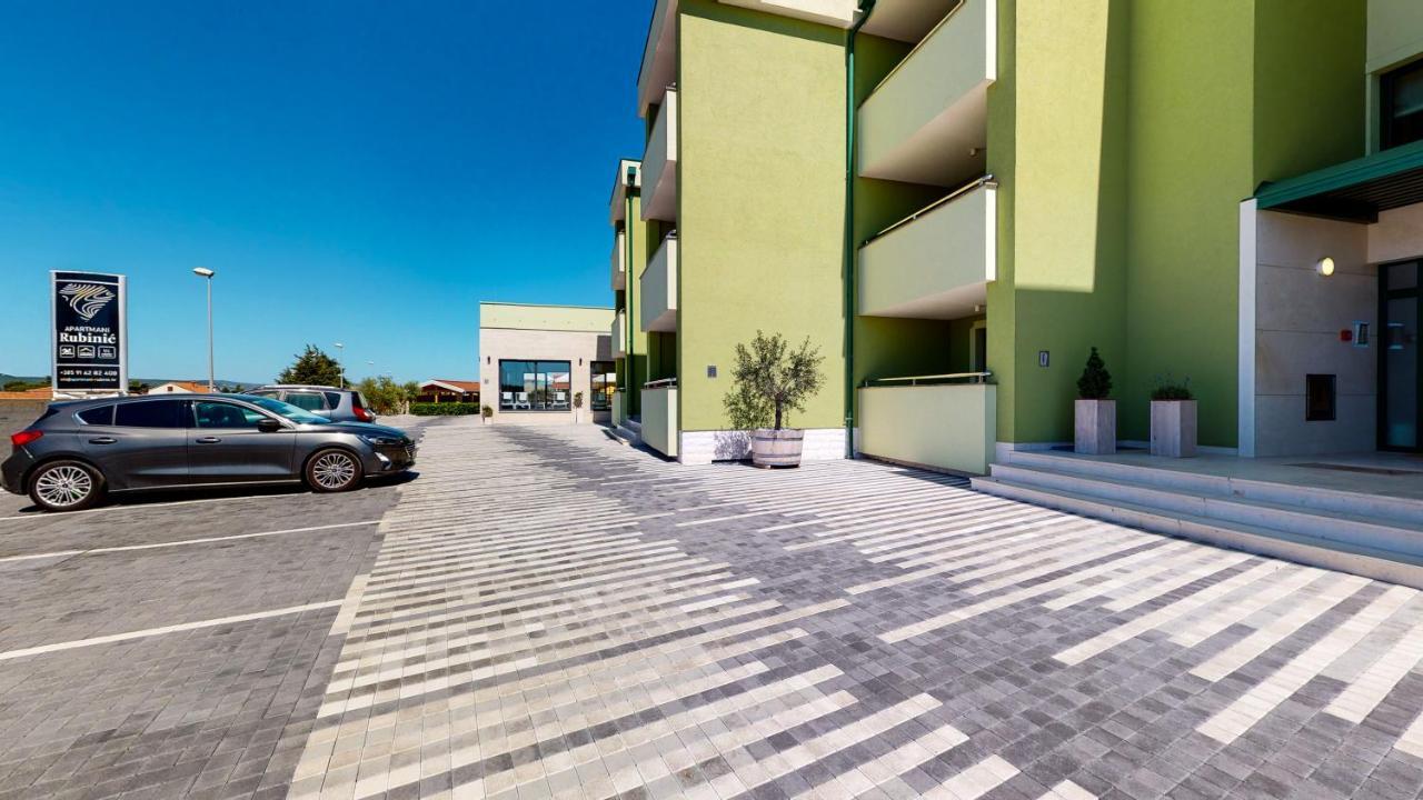 Apartmani Rubinic ตูรันญ์ ภายนอก รูปภาพ