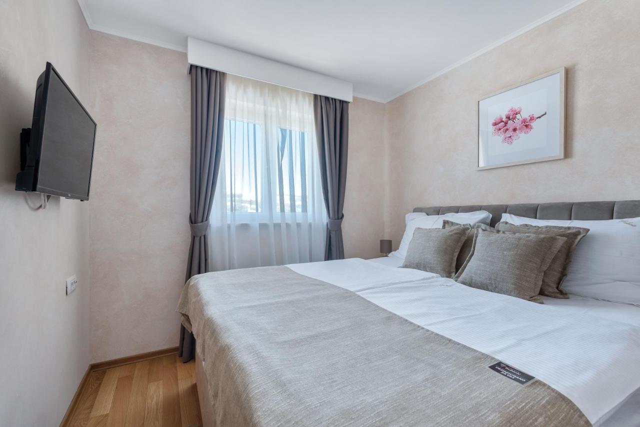 Apartmani Rubinic ตูรันญ์ ภายนอก รูปภาพ